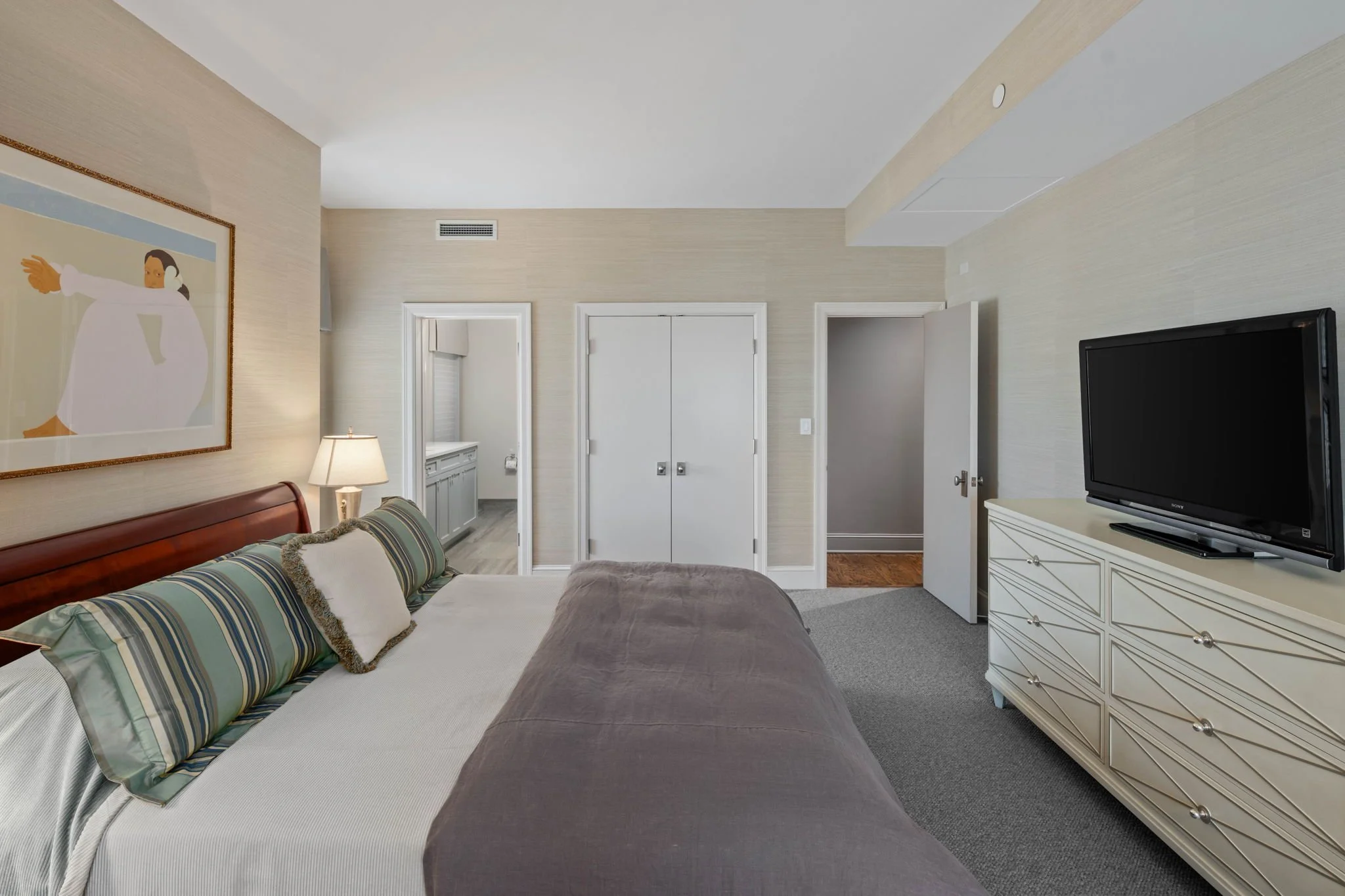 28-web-or-mls-110-bank-st-se-l2801.jpg