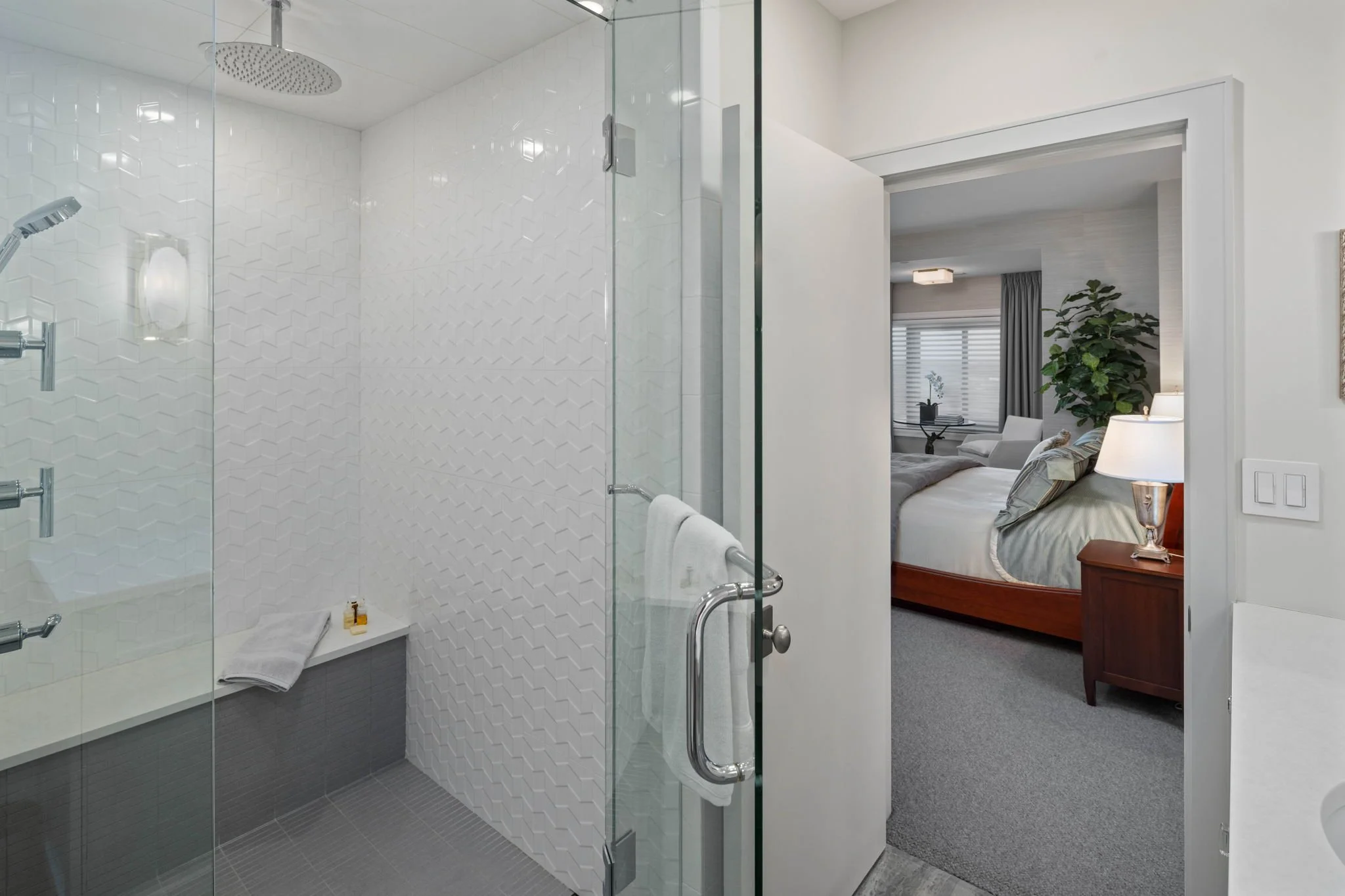 30-web-or-mls-110-bank-st-se-l2801.jpg