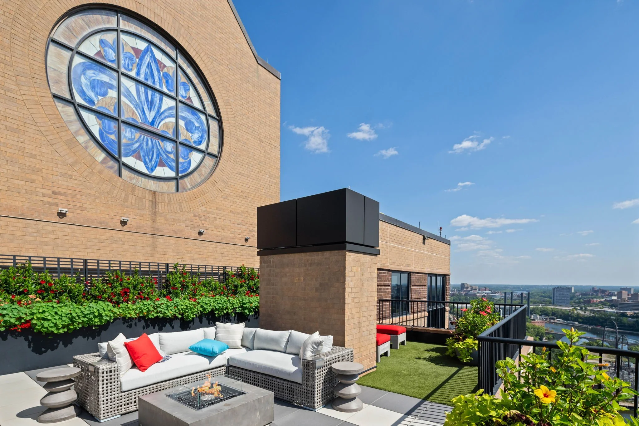 43-web-or-mls-110-bank-st-se-l2801.jpg