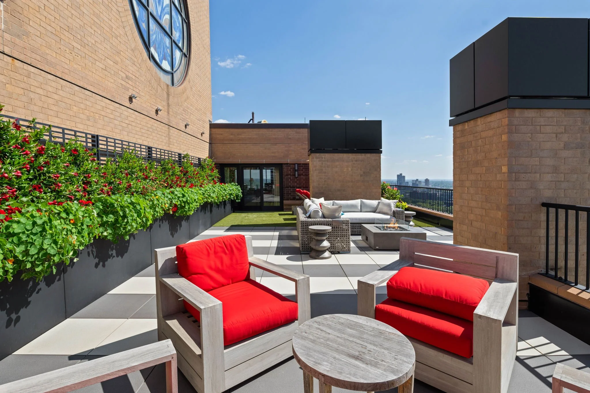 45-web-or-mls-110-bank-st-se-l2801.jpg
