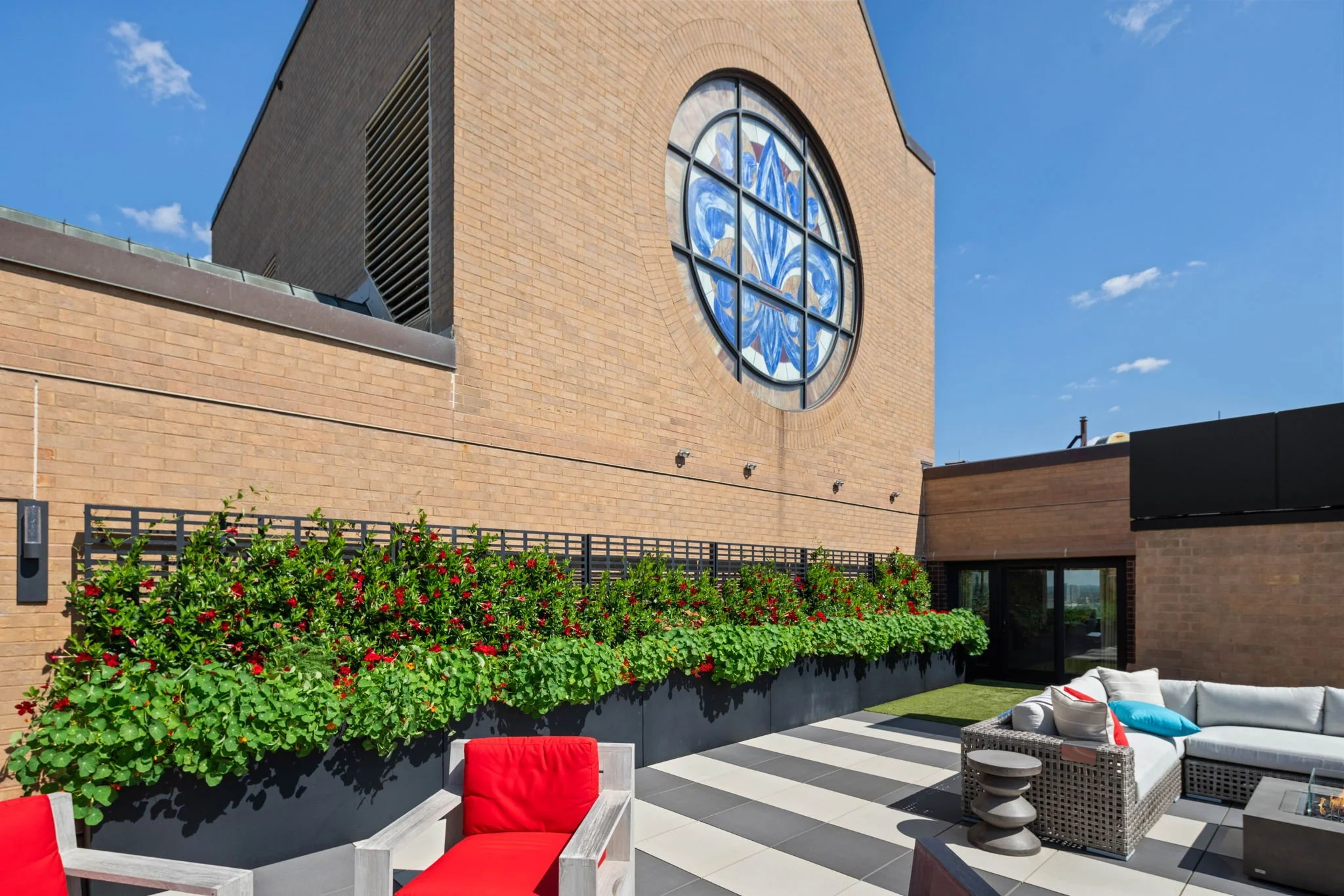46-web-or-mls-110-bank-st-se-l2801.jpg