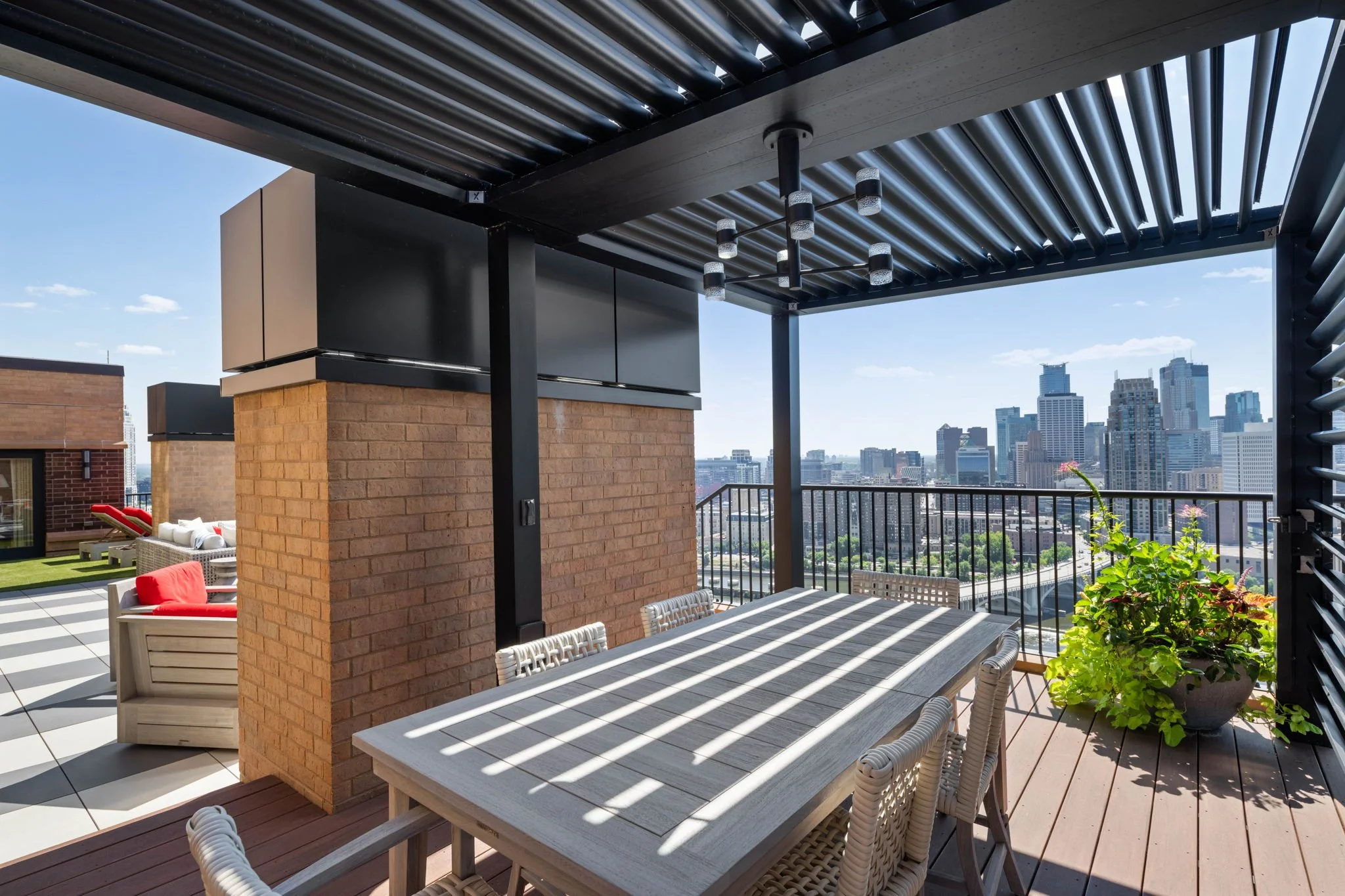49-web-or-mls-110-bank-st-se-l2801.jpg