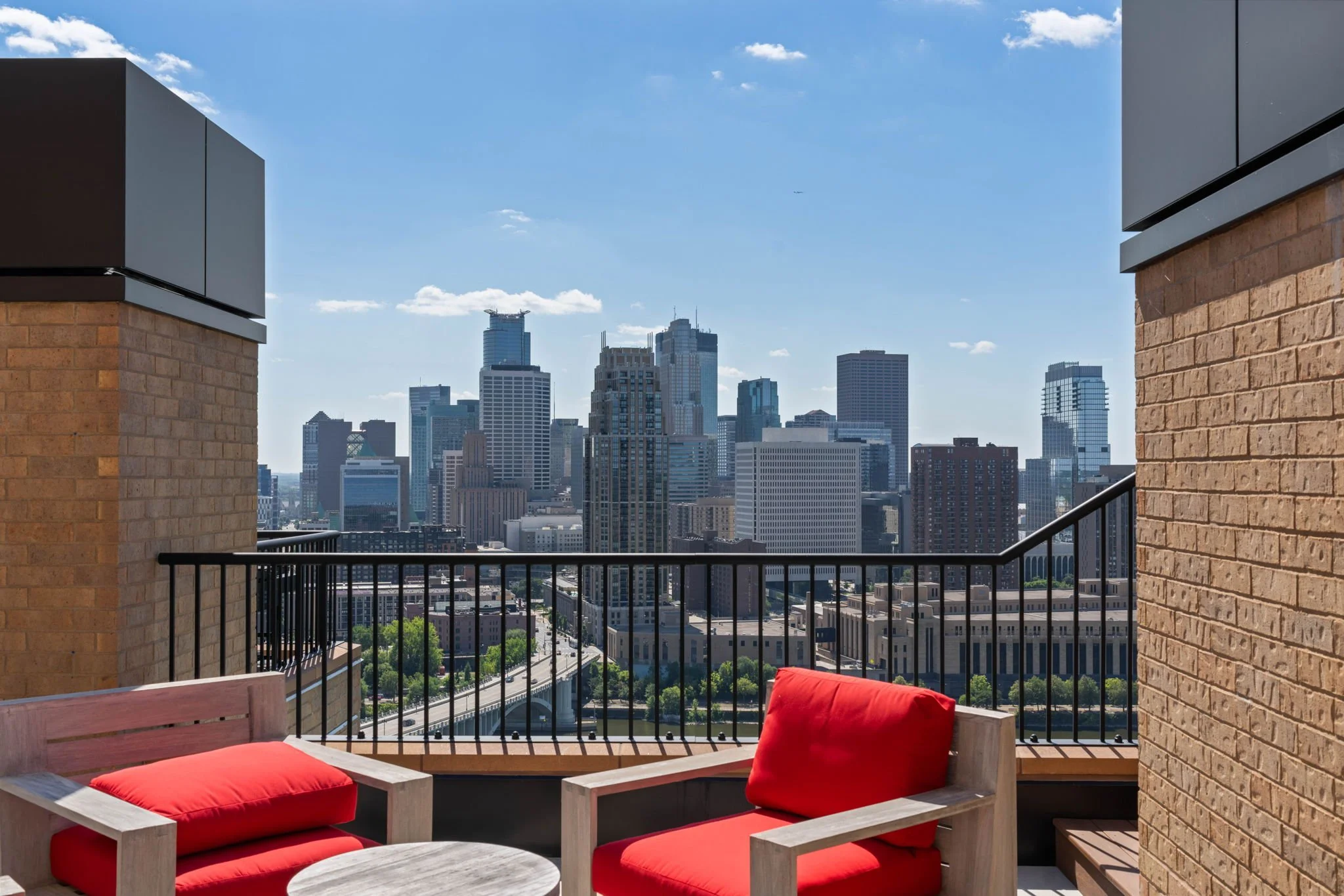 53-web-or-mls-110-bank-st-se-l2801.jpg