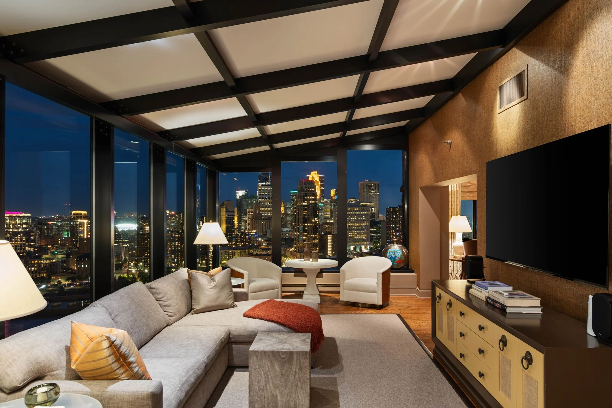 1-web-or-mls-110-bank-st-se-l2801.jpg