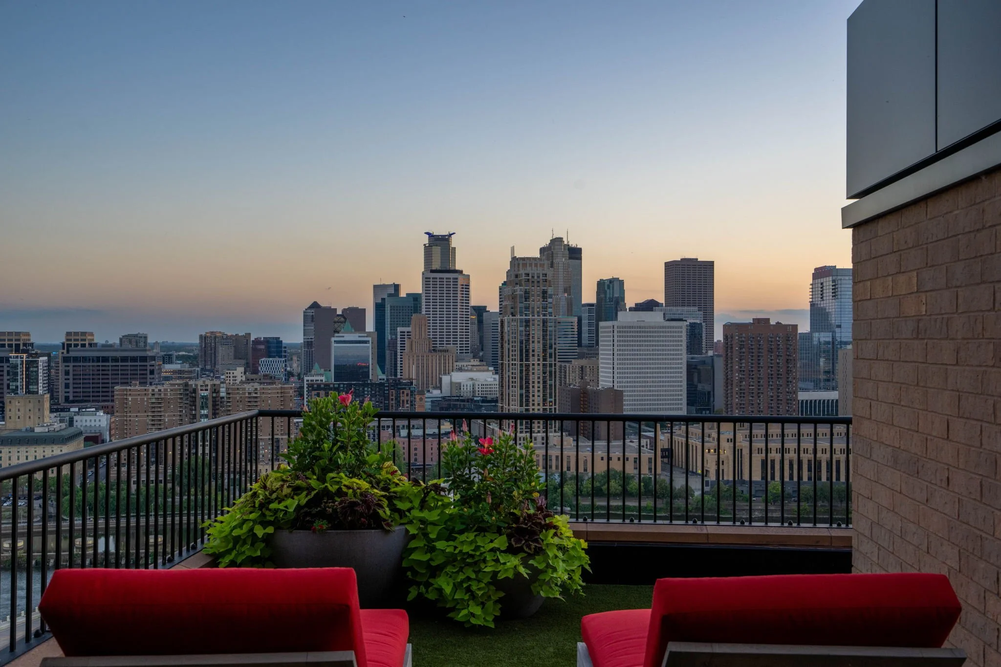 4-web-or-mls-110-bank-st-se-l2801.jpg