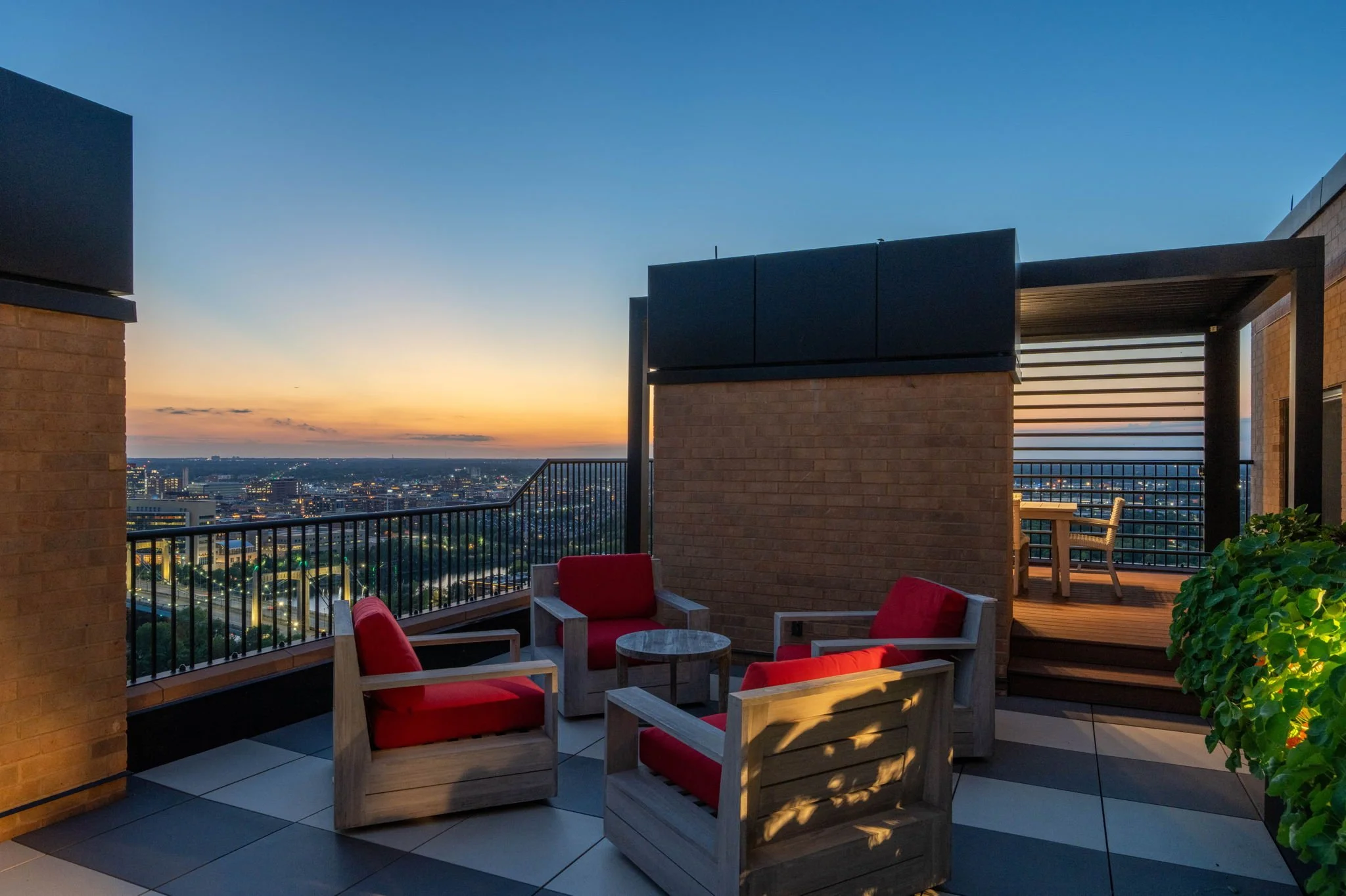 15-web-or-mls-110-bank-st-se-l2801.jpg