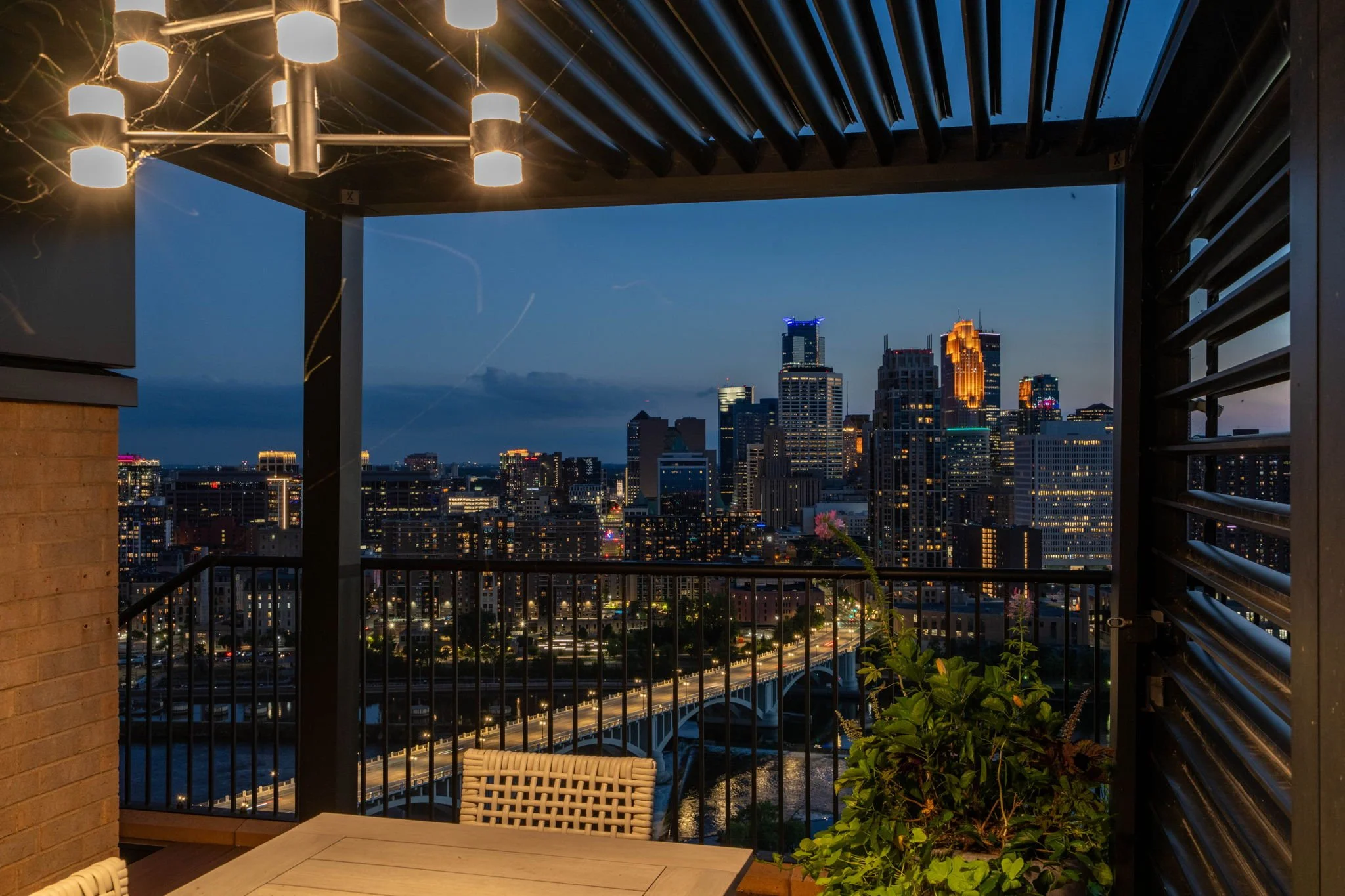 18-web-or-mls-110-bank-st-se-l2801.jpg