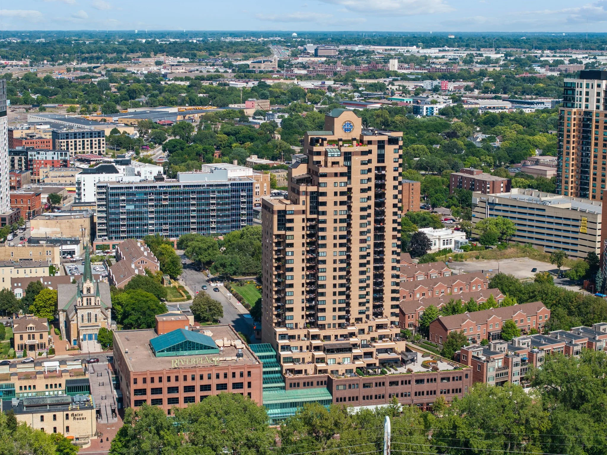 99-web-or-mls-110-bank-st-se-l2801.jpg