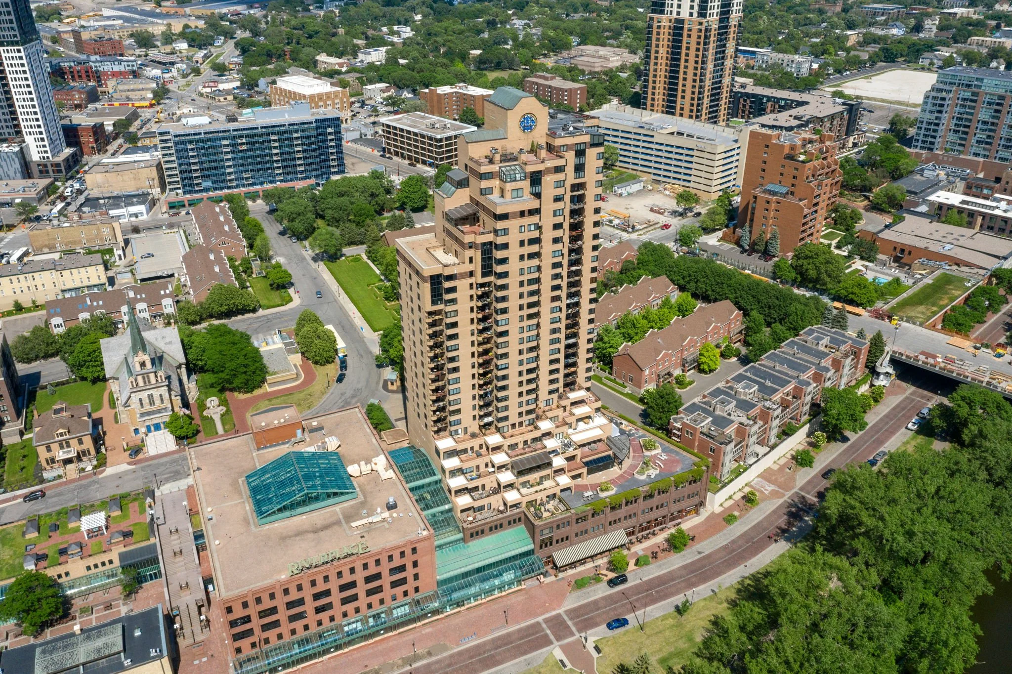 101-web-or-mls-110-bank-st-se-l2801.jpg