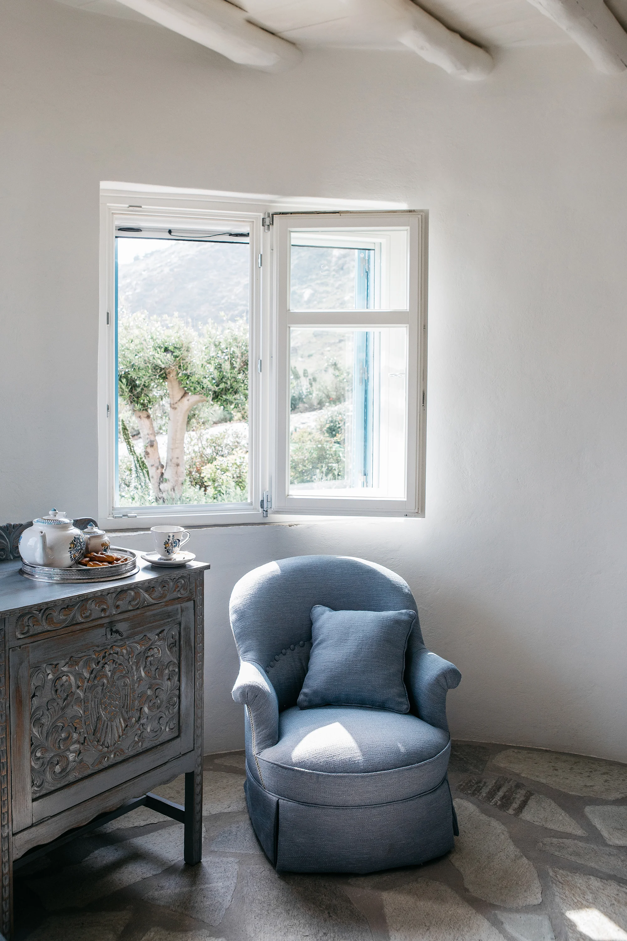 sea-urchin-window_renee-kemps.jpg