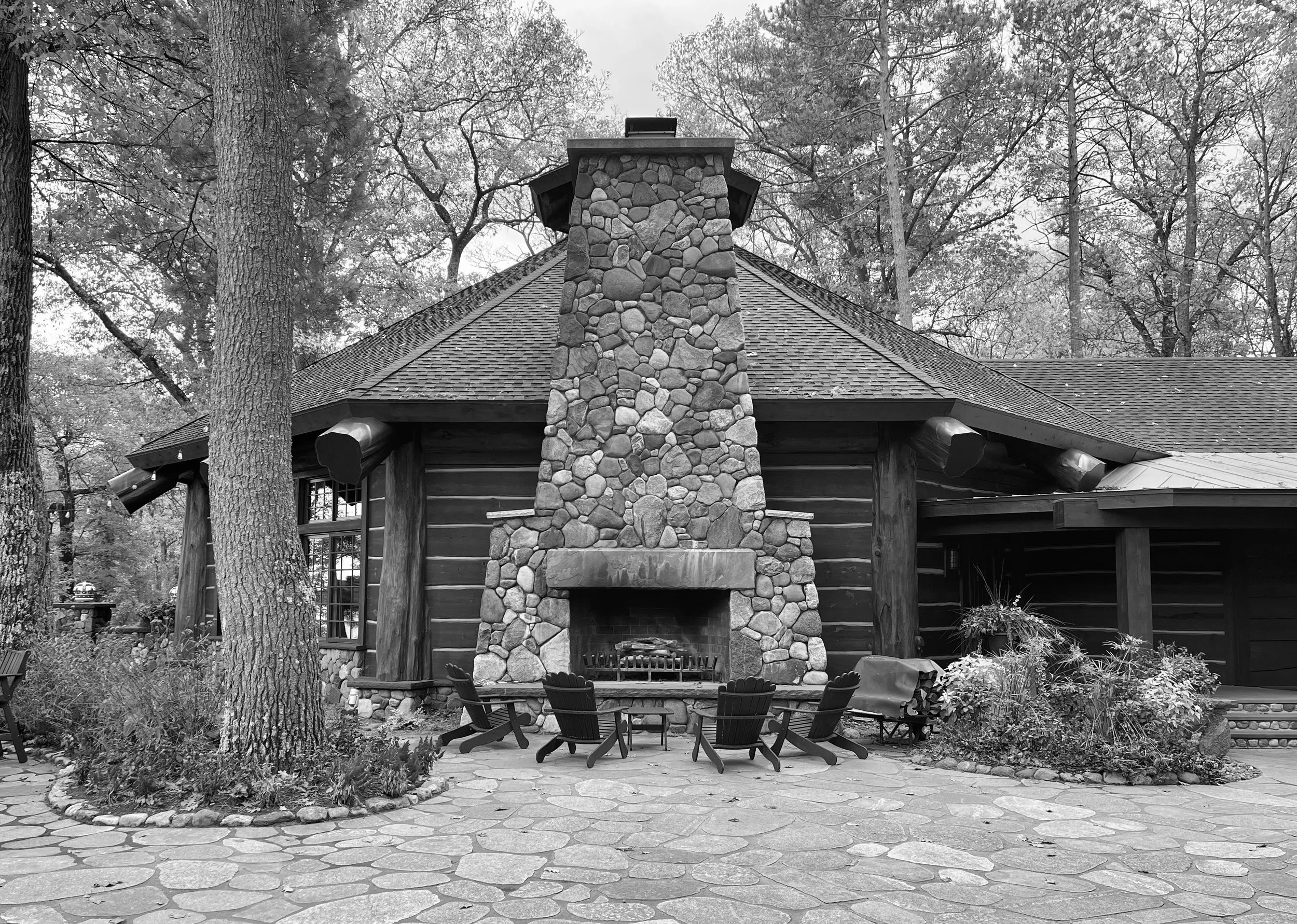 RCL_Ext_Fireplace_BW.jpg