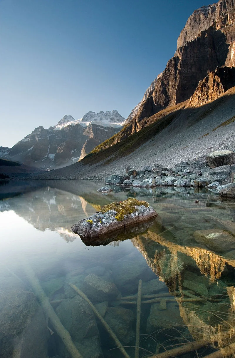 Lower Consolation Lake, Banff National Park | Wikimedia Commons