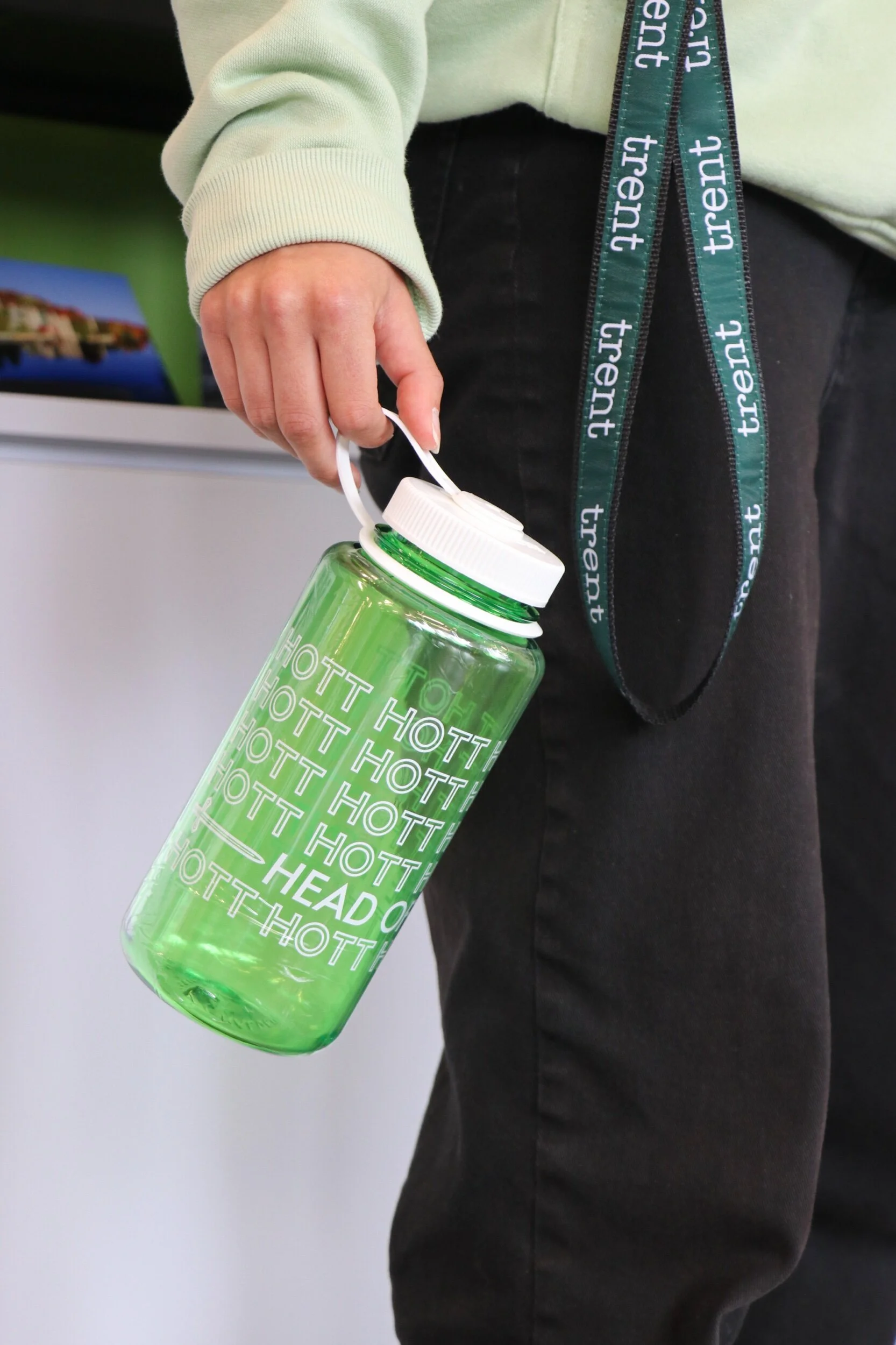 3DCAB9FF-7F34-4CC2-B971-2D2FF7FB6414