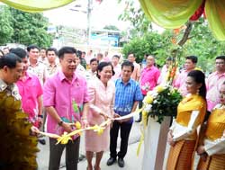 Governor of Saeraburi Prov., Hon. Wichien Puttiwinyu, presiding