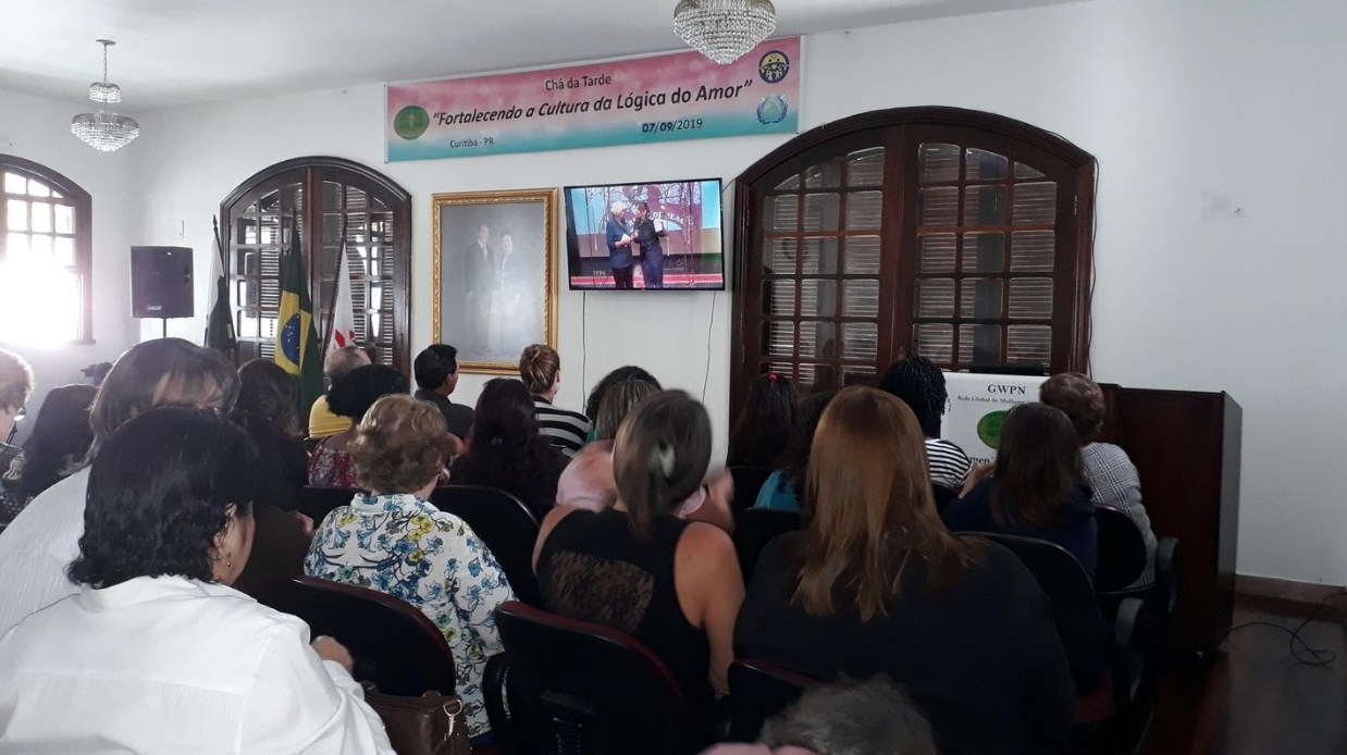 Brazil’s WFWP Chapter Hosts Meeting on Love and Care