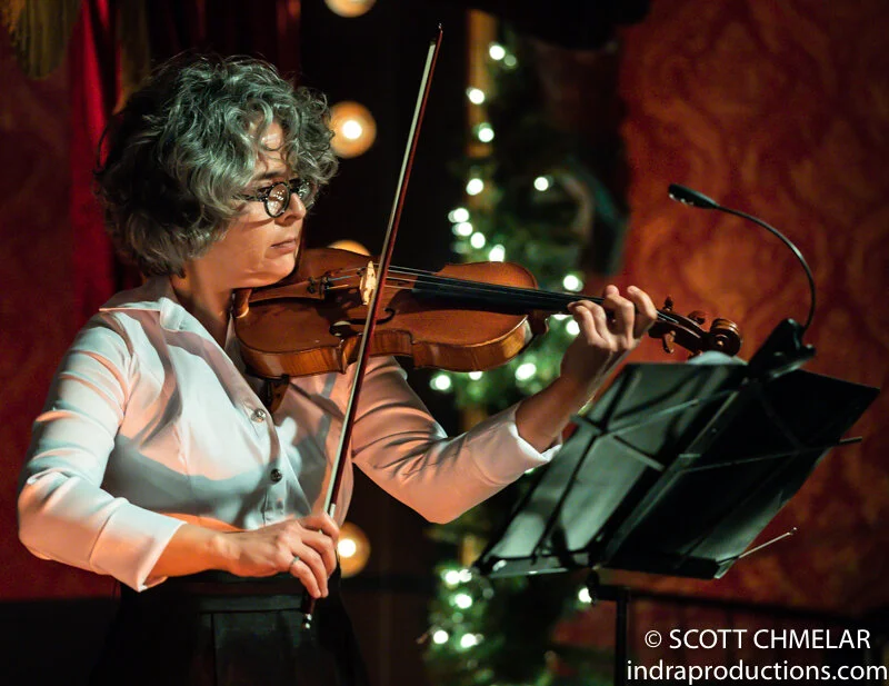 Petia Radneva-Manolova is a master violinist.