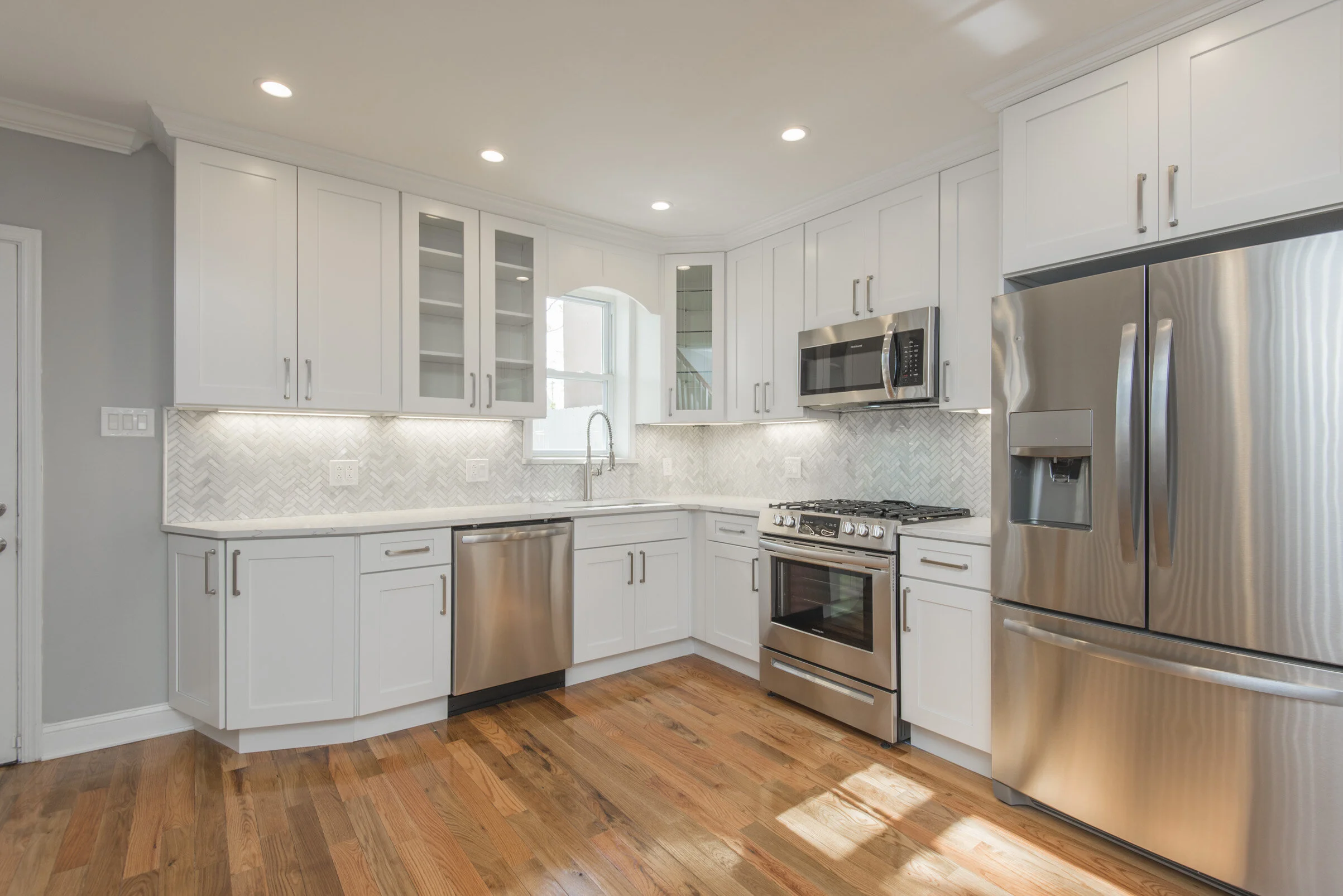 MLS 1031 S Chadwick St_7.jpg