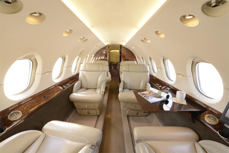 Hawker-800XP_Mid Jet_Int-2_Legacy_Aviation_Private_Jet_NetJets_Jet_Charter_TEB_VNY_MIA_PBI_FRG_SFO_FLL_FXE_BED.jpg