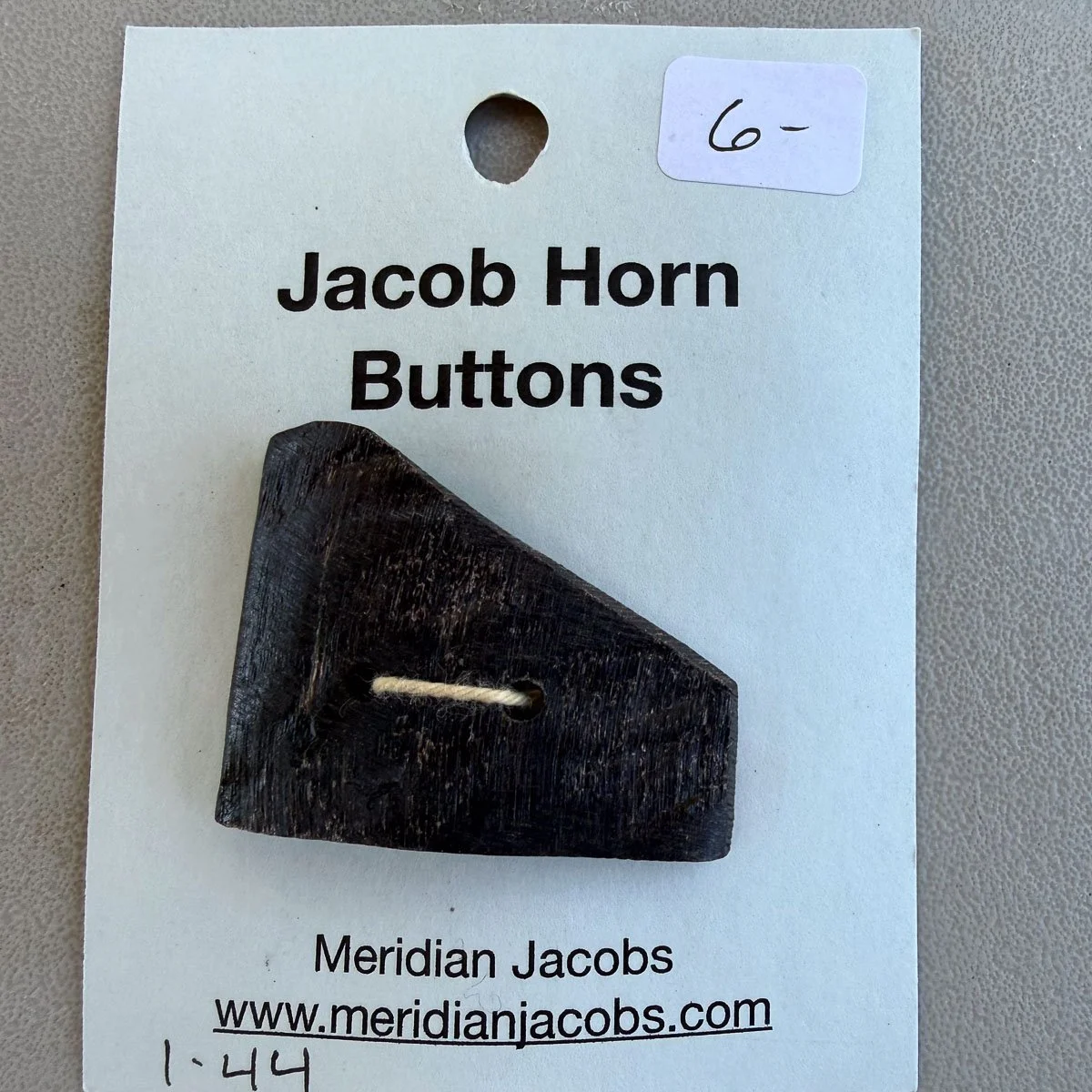 Button 1-44.jpg
