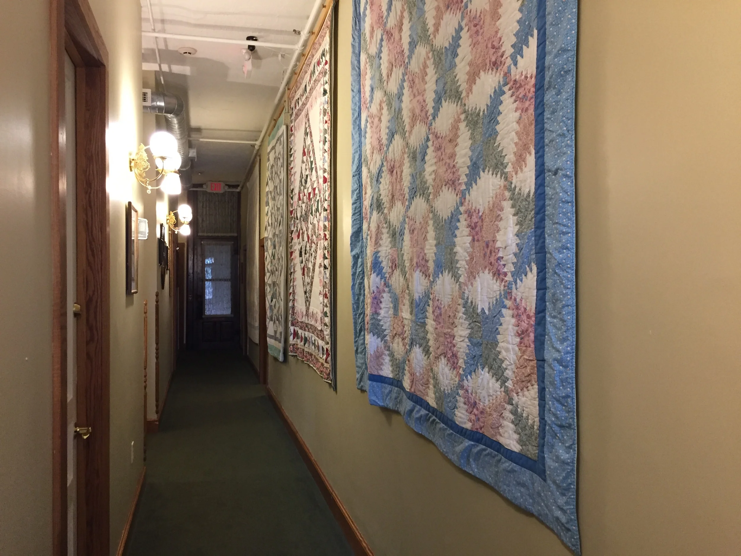 Quilts at hotel millersburg in ohio