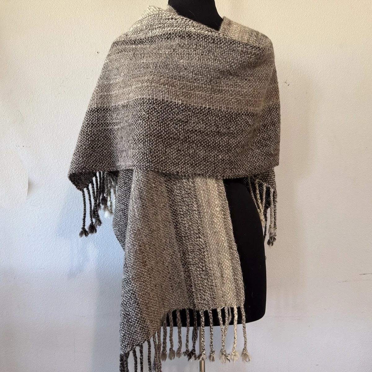 1423-v-shawl-5.jpg
