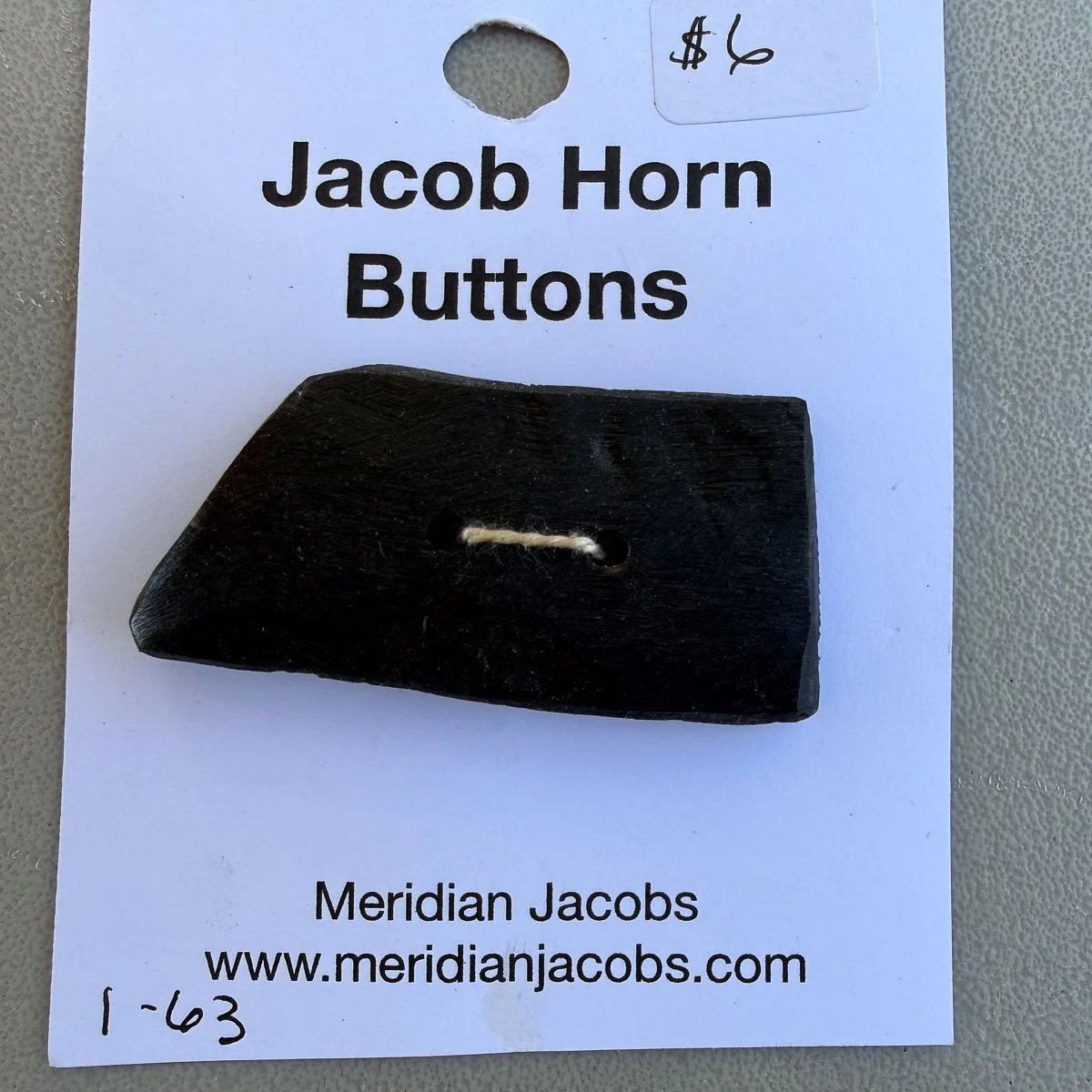 Button 1-63.jpg