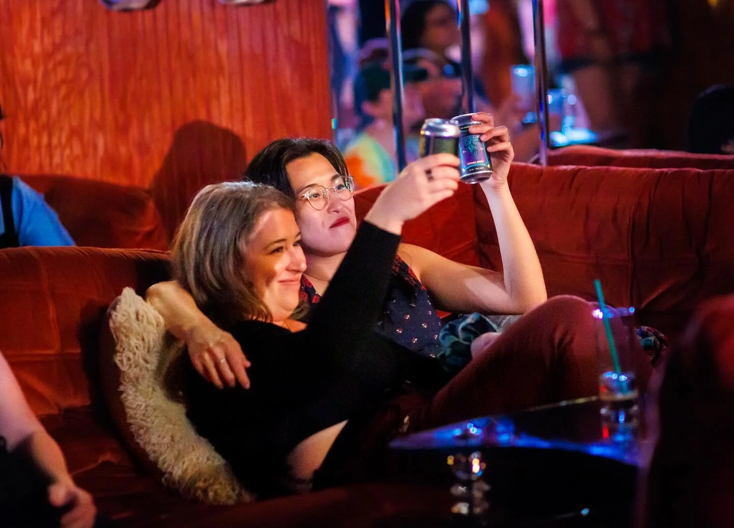 Hear ye, hear ye 📣 the last The Bi Wives Club meeting of the summer was 🫡🔥☠️🤡, you know? Big thanks to our comics, @hojalopez @grace_killapat @maureentheclown and @camgillettefan, for being stupid funny and bonus points for being so damn hot. 😅 