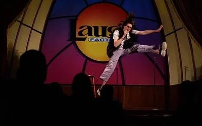 Babyeeee! Next up on Bi Wives Club All-Stars season next Sunday is Quinn James! @quinnjamescomedy brings a nostalgic yet edgy vibe, blending 2000&rsquo;s humor with a Gen Z twist. They have performed across Chicago at staples like The Laugh Factory, 