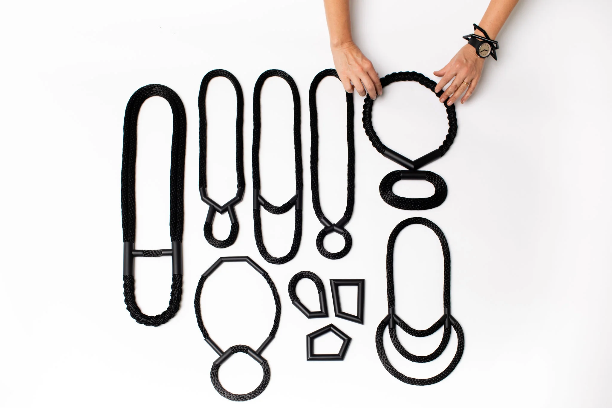 Joanne_Grimonprez_group_hand.jpg