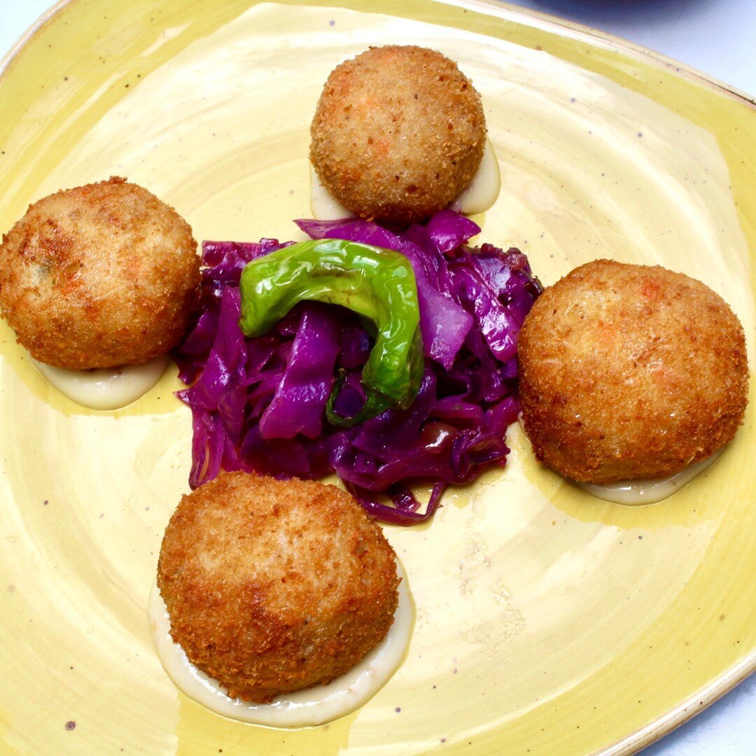 Our happy hour menu has some of our favorite tapas for $5, $7, and $9. Including our pot pie croquettes with a creamy chicken pot filling in a crispy bite. Join us Monday to Friday 3pm-7pm.