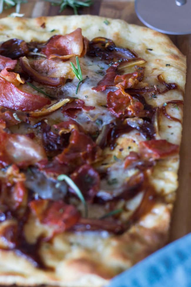 Flatbread-with-dates-and-prosciutto-beyondthebayoublog.com-5-e1488765002263.jpg