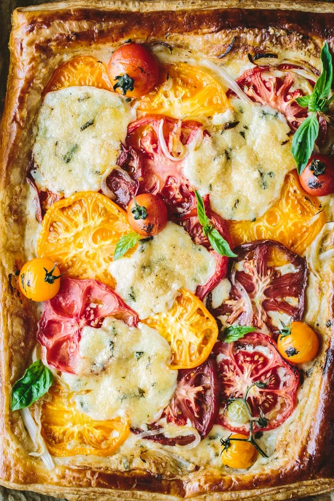 summer-tomato-tart-beyondthebayoublog-011.jpg