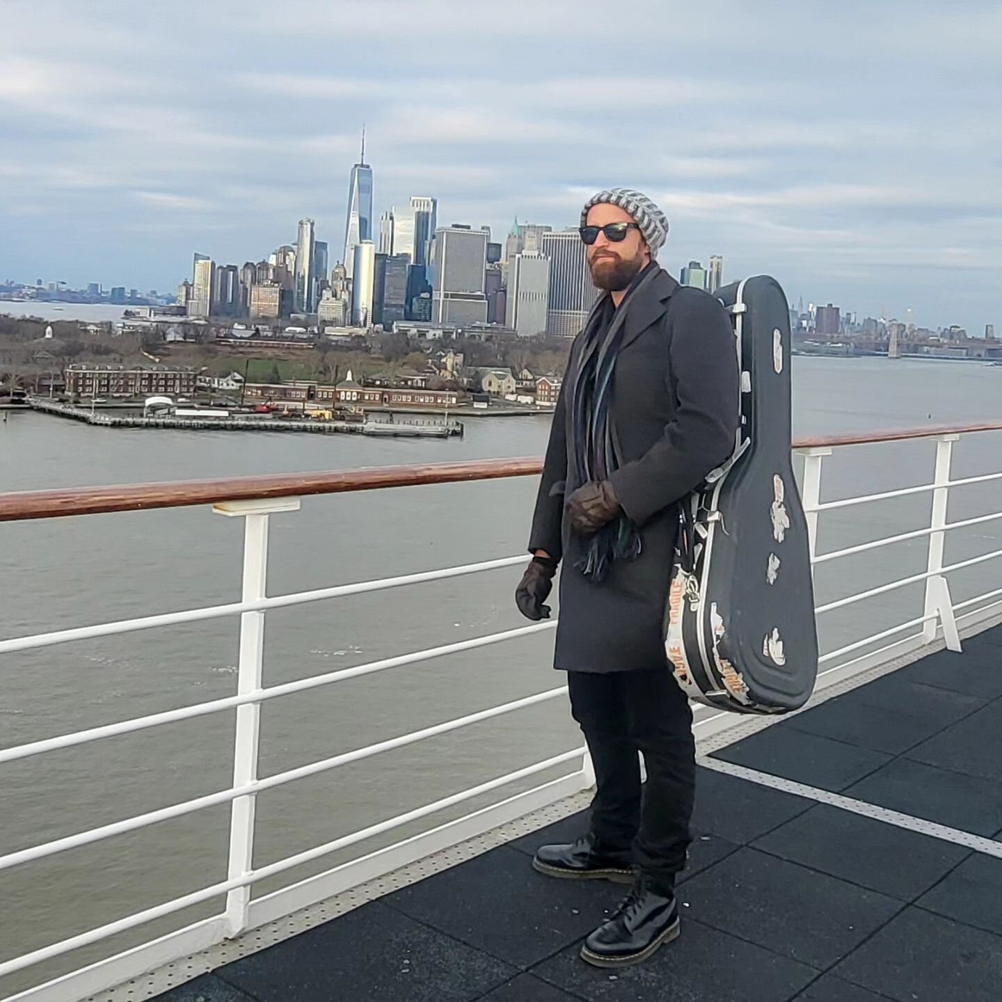 Always a joy to be on board RMS Queen Mary 2. The last ocean liner left in the world. I'll be performing three concerts in the Royal Court Theatre this week as we sail across the Atlantic Ocean back to England.

#guitarist #musicians #musiciansofinst