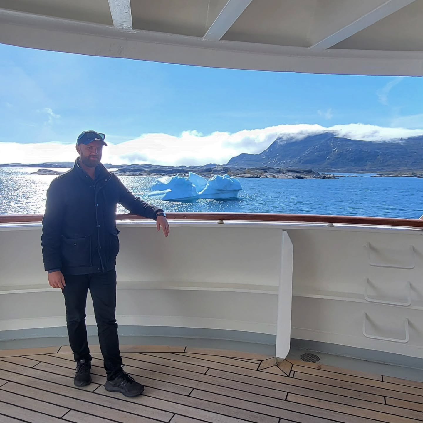 August 2024 in the bay of Nanortalik in the south of Greenland.

🇬🇧🤝🇬🇱🤝🇩🇰 

#Greenland 
#Denmark