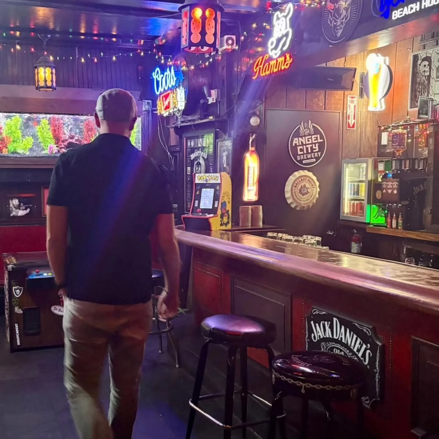 A few snapshots from my recent California gig... including a couple of days hanging around LA.

Thank you! 

#TomGamble
#Musician
#Guitarist