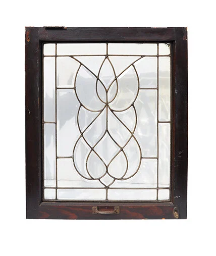 ANTIQUE AMERICAN LEADED AND BEVELED GLASS WINDOW, EARLY 1900S