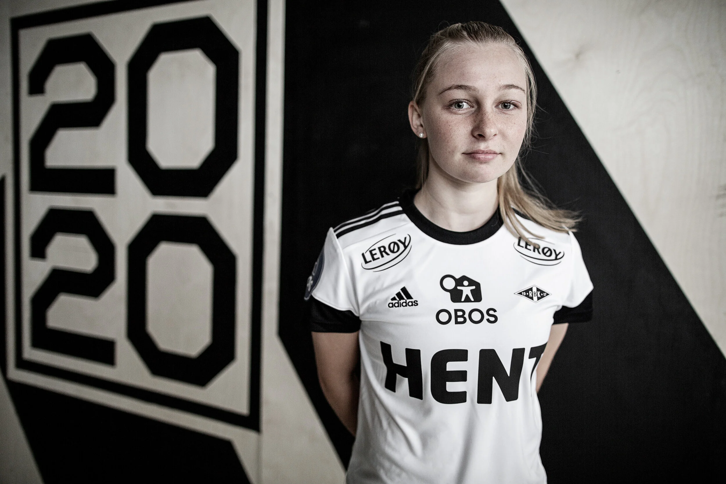 ADIDAS RBK 2020 - REPLICA - KVINNER - FOTO - WEB 1(GrainStationCo) (2).jpg