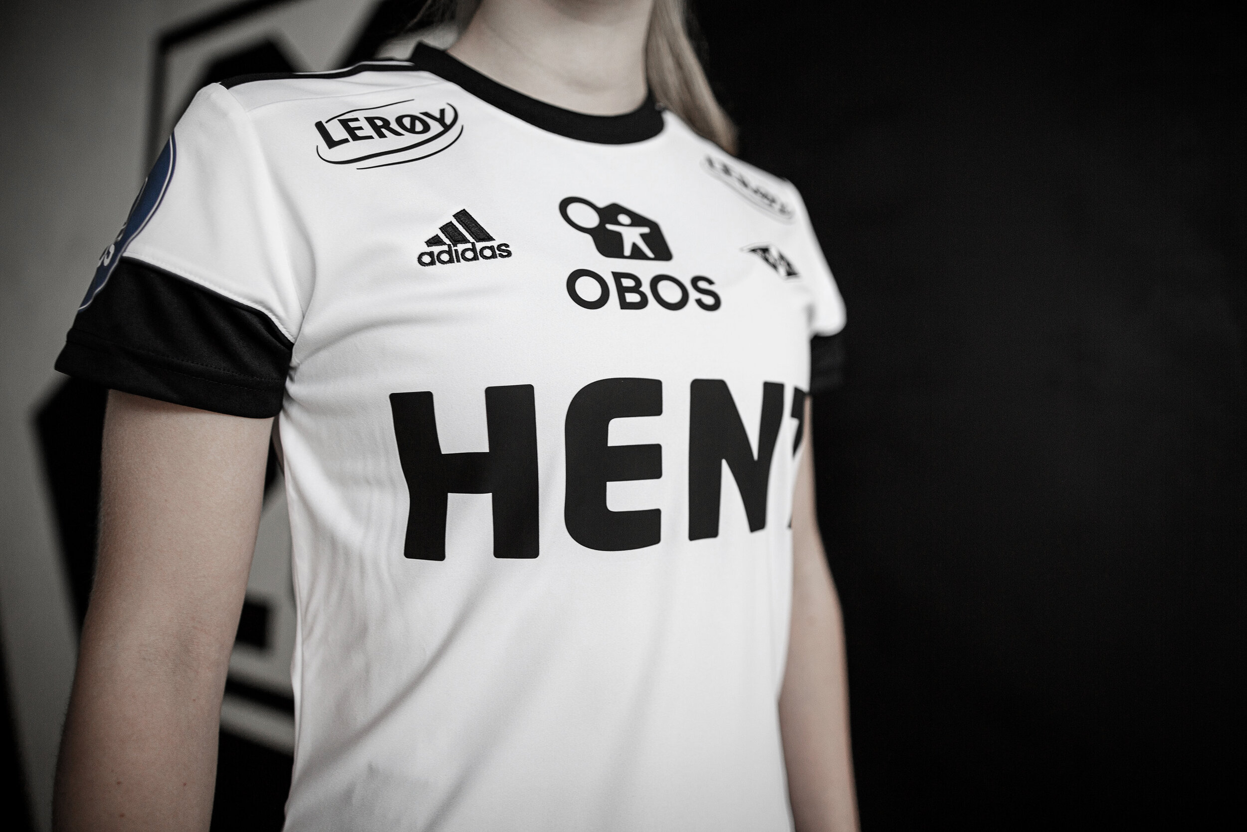 ADIDAS RBK 2020 - REPLICA - KVINNER - FOTO - WEB 1(GrainStationCo) (7).jpg