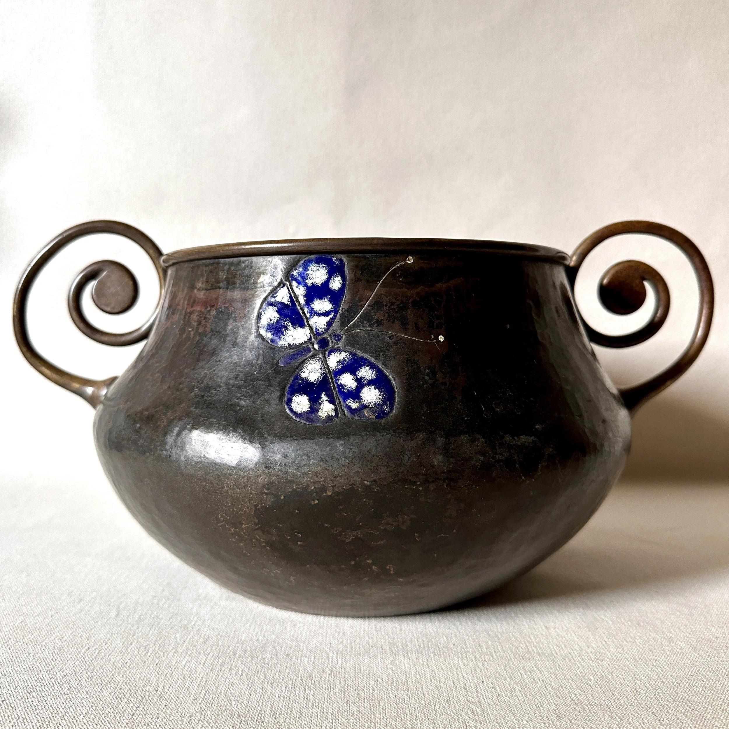 Winhart &amp; Co. Jardiniere 