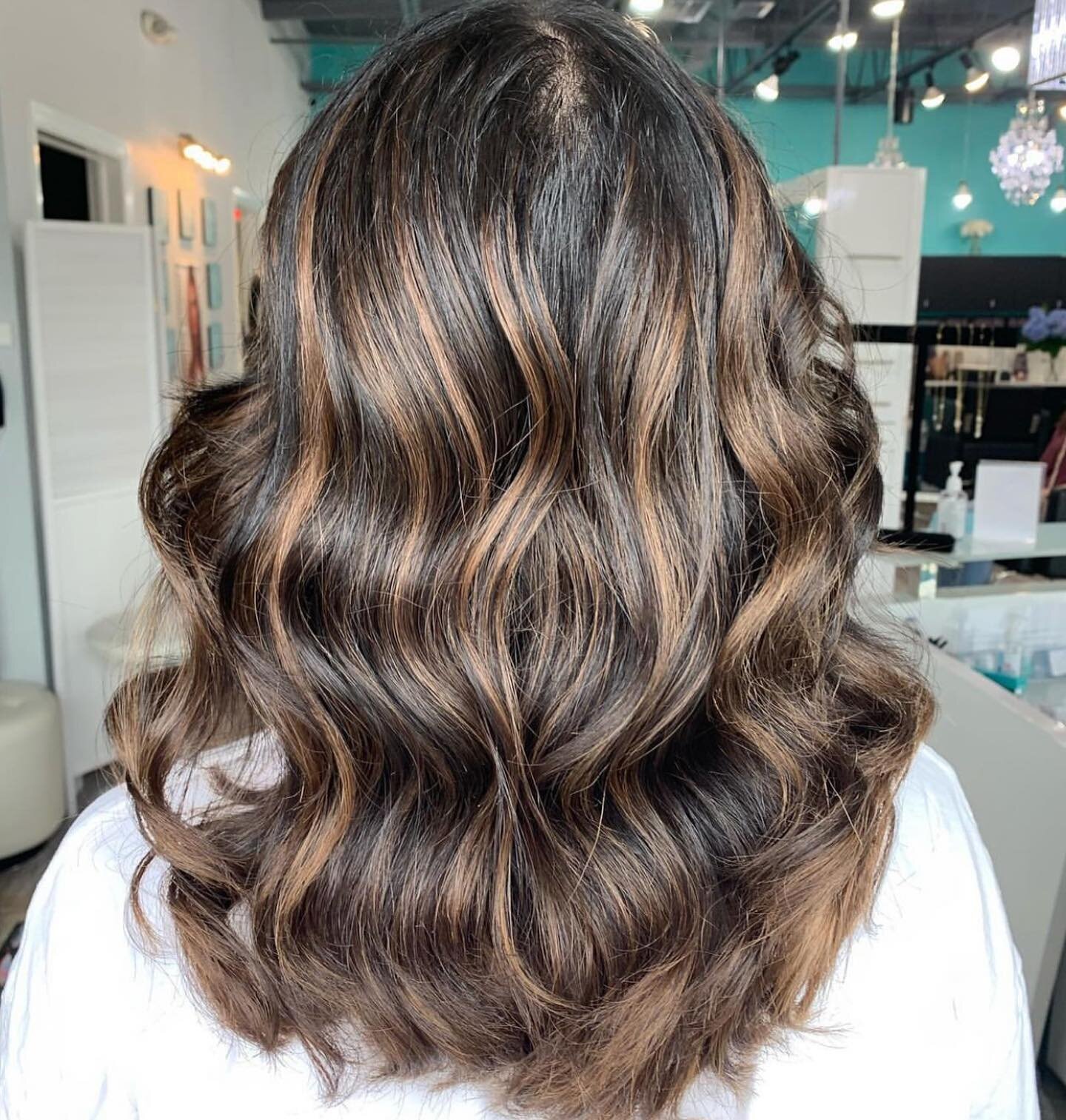 WARM BROWN🧸🤎🍯✨ 

We&rsquo;re obsessed with this color! Hair done by our stylist Kendall, book your next appointment with her! @moon_childdd