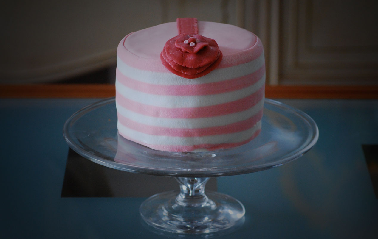 PinkAndWhiteCakeForSQUAREnewTemplate.jpg