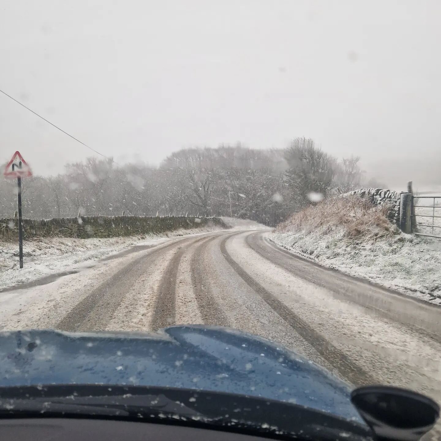 It was a snowy commute to my Dore clinic this morning. Quite nice, really.

#dore #sheffield #acupuncturist #herbalist #acupunctureclinic #acupuncture #ontheroad #snow #snowday