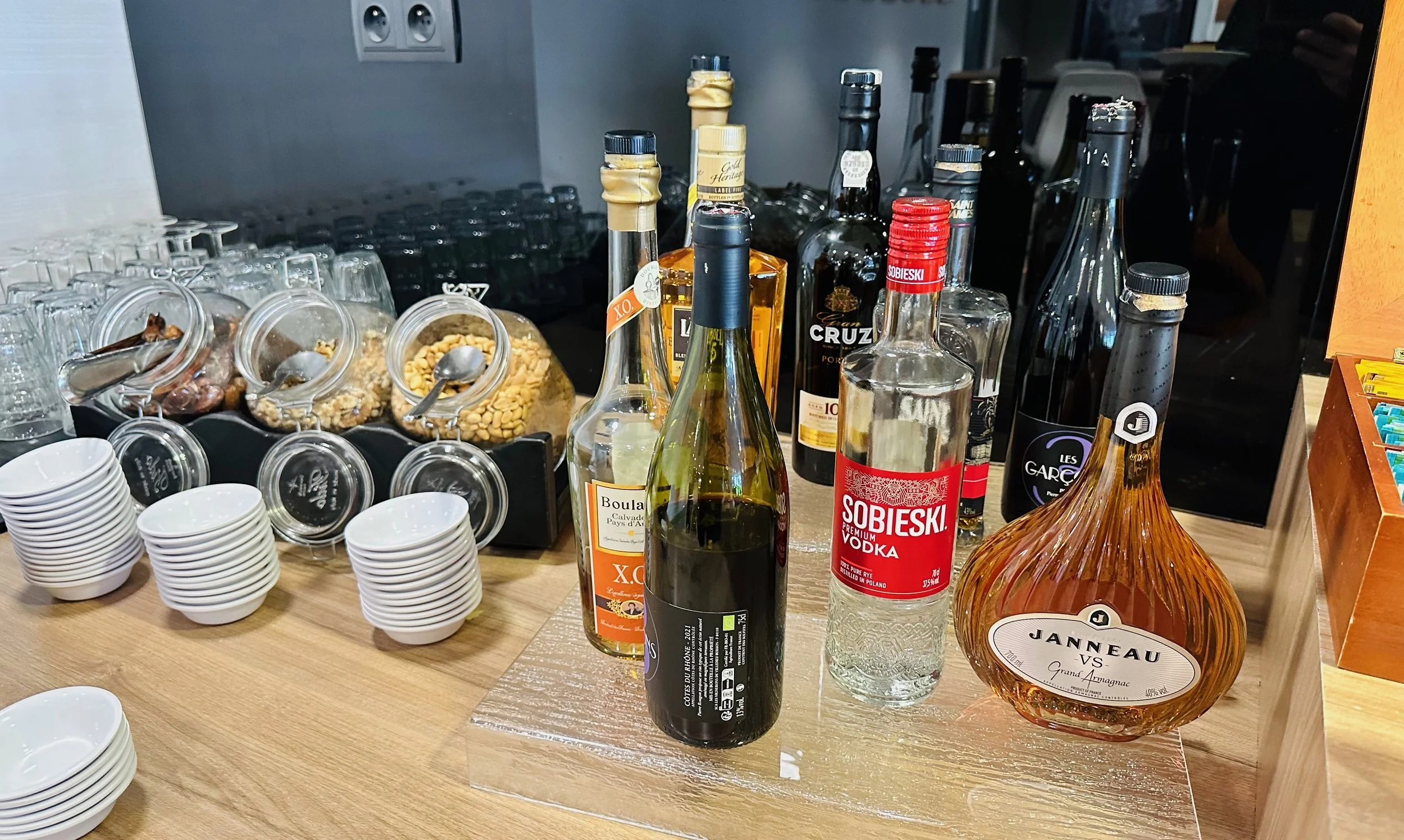 Paris Orly Airport Premium Lounge IMG_0550 2.jpeg