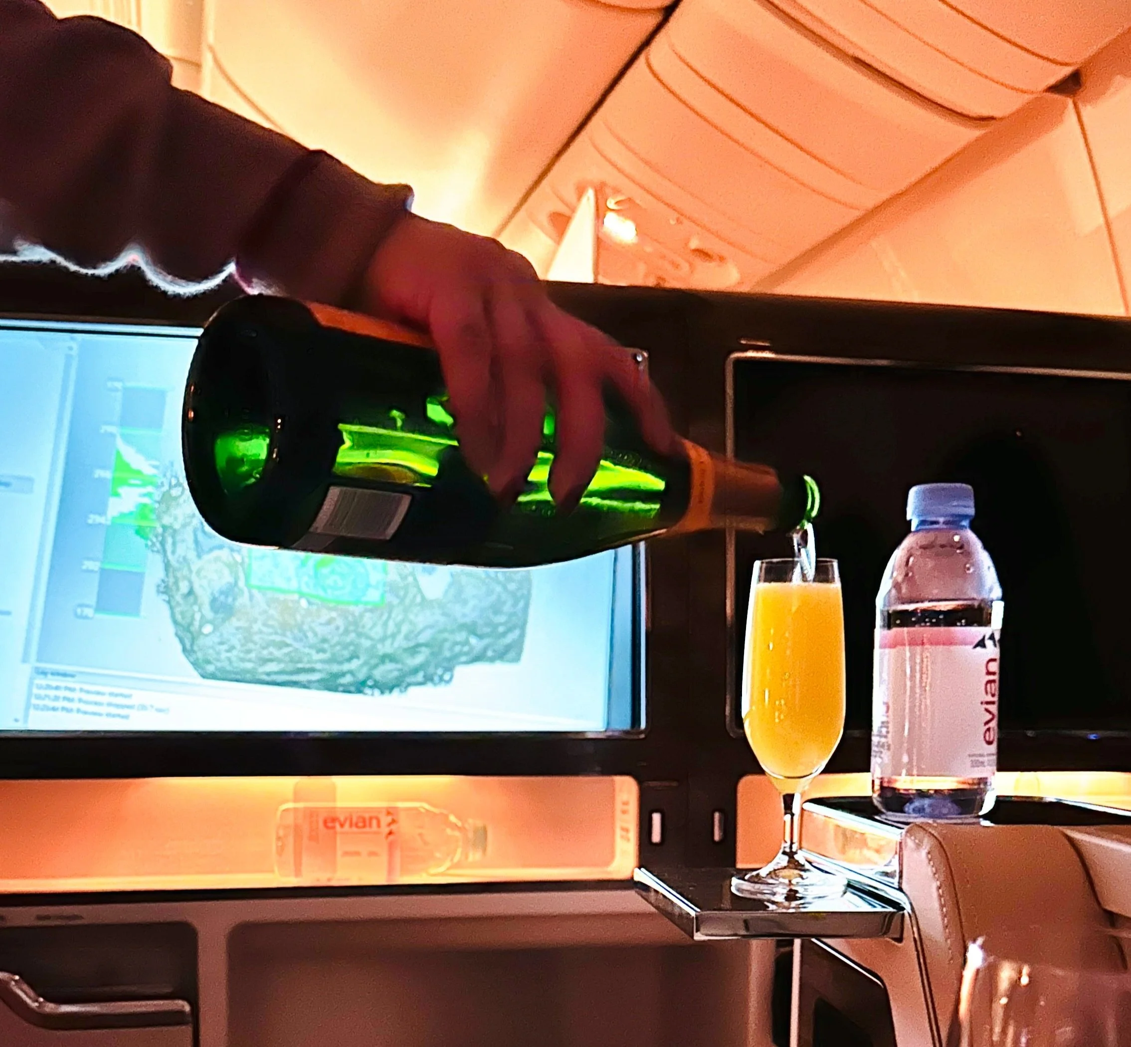 Emirates Boeing 777 Business Class Review (Dubai to Montreal B777-200LR ...