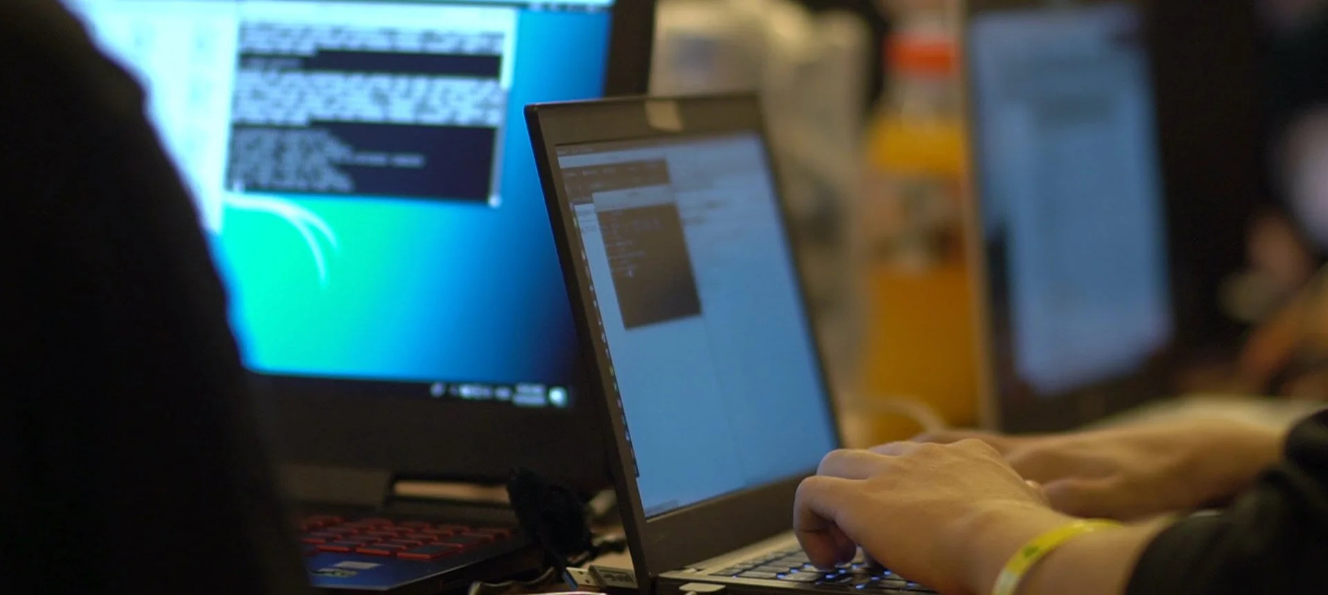 ΕΙΣΒΑΛΛΟΝΤΑΣ ΣΤΟΝ ΕΥΡΩΠΑΙΚΟ ΚΥΒΕΡΝΟΧΩΡΟ