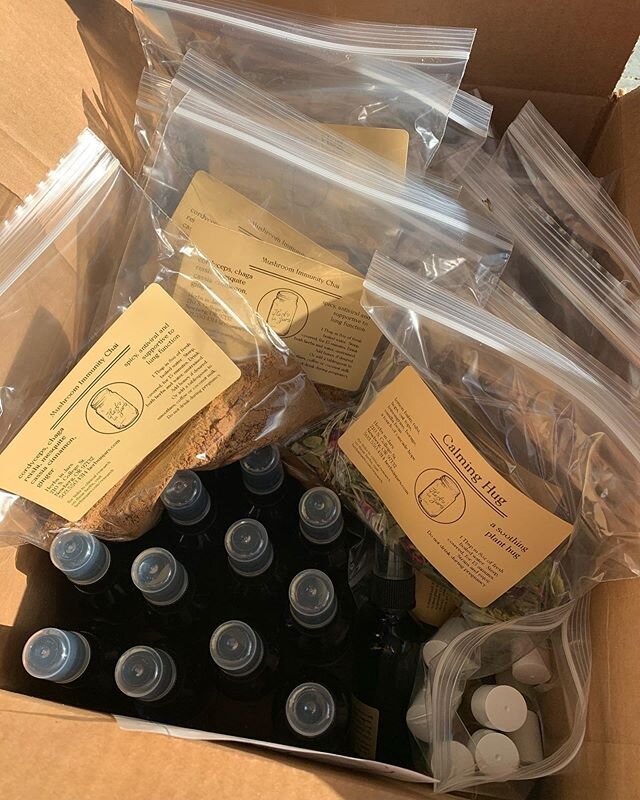 🌱👘🍵 THANK YOU POST

Chelsea at Herbs in Jars in Newberg has created special teas, sanitizers, and oils, for our doctors and nurses. She took donations to increase the amount of ingredients to increase the potency for our health care heroes. She ha
