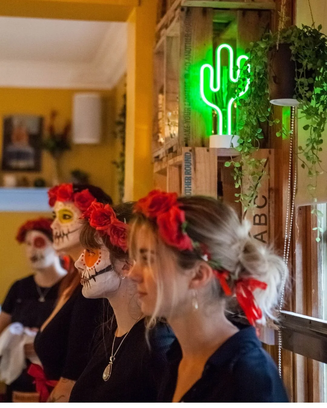 Whether you’re dining in for those good vibes or chillin’ at home, Mamacita’s got your cravings covered! 😋. 👉 Order for pickup or straight from Uber Eats — just hit the takeaway link at mamacita.co.nz for pick up menu- and l