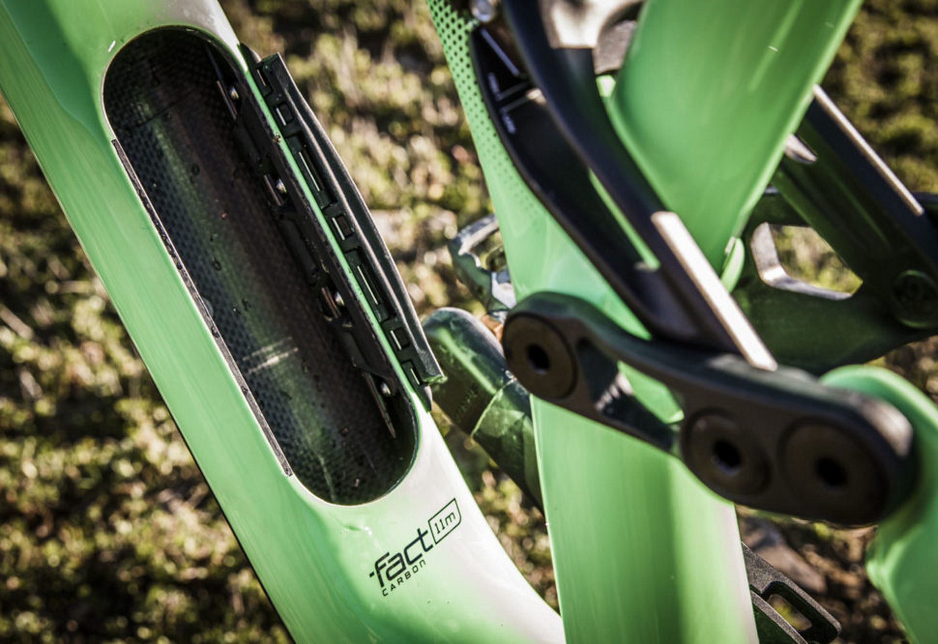 The SWAT internal frame storage is extremely handy for carrying basic riding supplies. The new Stumpy frame's SWAT storage features 20-percent more usable storage area.