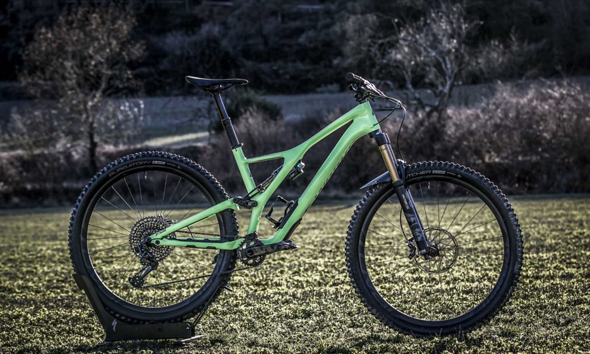 The Stumpjumper (standard version) is offered in 29- and 27.5-inch options. The S-Works 29er shown above has a 150-millimeter travel fork combined with 140 millimeters of rear-wheel travel.