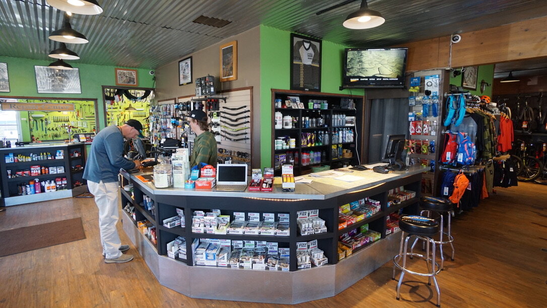 Hutchs_Bicycles_Bend_Eastside_Store_15.jpg